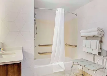 Comfort Suites Whitsett - Greensboro East hotel thumbnail 4