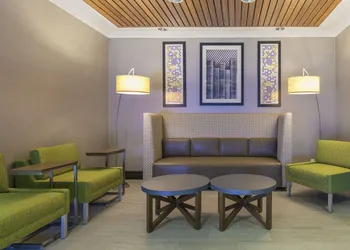Holiday Inn Express & Suites North Bay by IHG hotel thumbnail 4