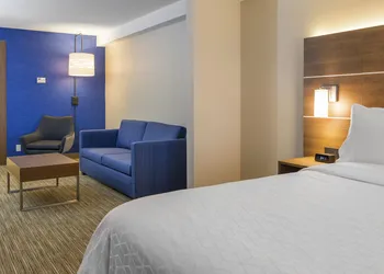 Holiday Inn Express & Suites North Bay by IHG hotel thumbnail 7