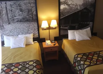 Super 8 by Wyndham Columbia East hotel thumbnail 5