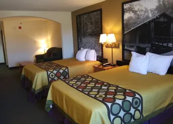 Super 8 by Wyndham Columbia East hotel thumbnail 7