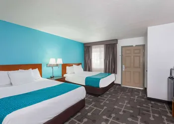 Howard Johnson by Wyndham National City/San Diego South hotel thumbnail 3