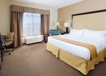 Holiday Inn Express Hotel & Suites CORDELE NORTH by IHG hotel thumbnail 7