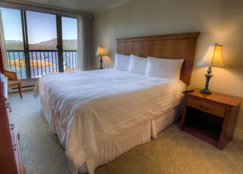 Oceanfront Suites at Cowichan Bay hotel thumbnail 4