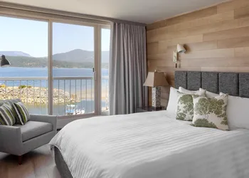 Oceanfront Suites at Cowichan Bay hotel thumbnail 5