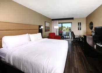 Holiday Inn Peterborough-Waterfront, ON by IHG hotel thumbnail 3