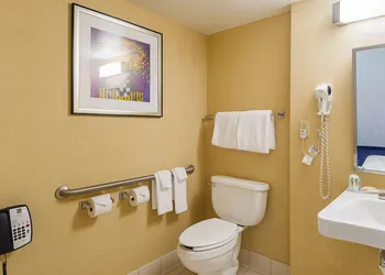 Quality Inn Boston - Revere hotel thumbnail 6