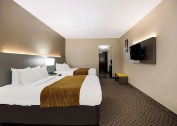 Comfort Inn & Suites Midway - Tallahassee West hotel thumbnail 6