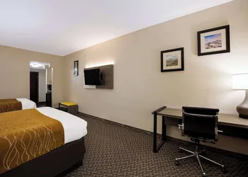 Comfort Inn & Suites Midway - Tallahassee West hotel thumbnail 7