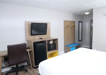 Days Inn by Wyndham Pittsburgh hotel thumbnail 7