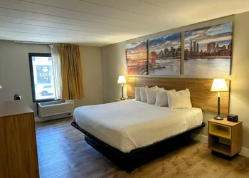Days Inn by Wyndham Pittsburgh hotel thumbnail 8