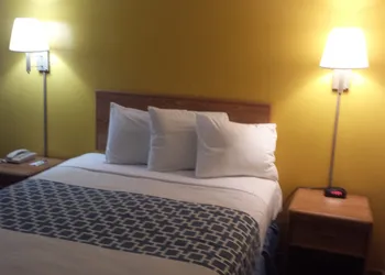 Rodeway Inn & Suites Austin I-90 hotel thumbnail 5