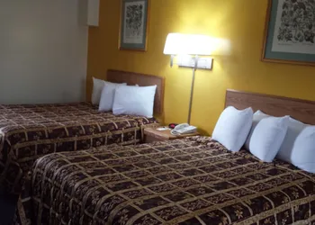 Rodeway Inn & Suites Austin I-90 hotel thumbnail 6
