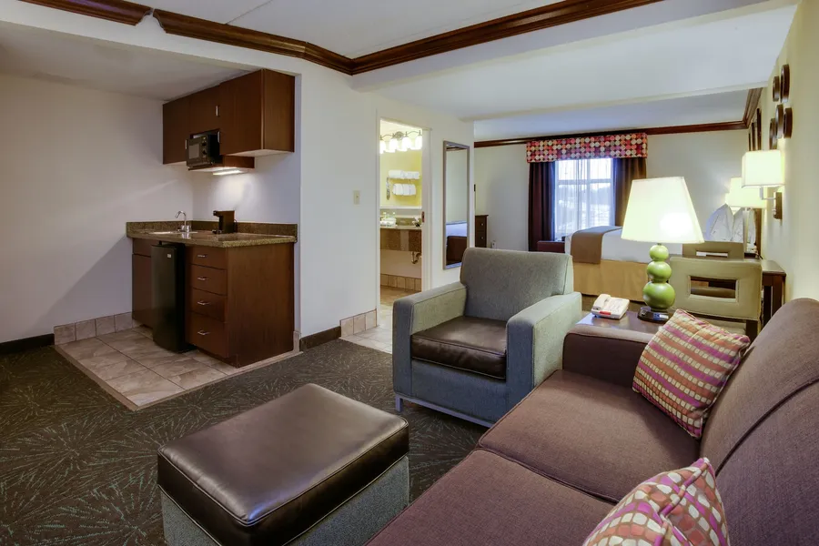 Holiday Inn Express & Suites Charleston - Northwoods by IHG hotel detail image 2