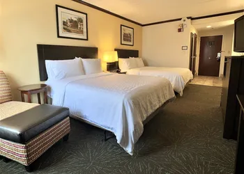 Holiday Inn Express & Suites Charleston - Northwoods by IHG hotel thumbnail 4