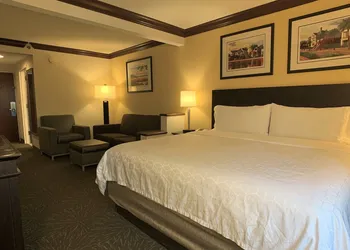 Holiday Inn Express & Suites Charleston - Northwoods by IHG hotel thumbnail 8