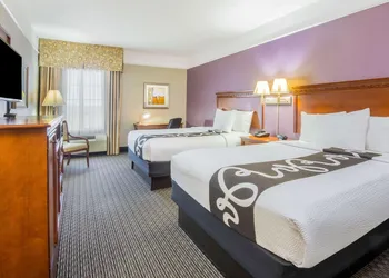 La Quinta Inn & Suites by Wyndham Gainesville hotel thumbnail 4