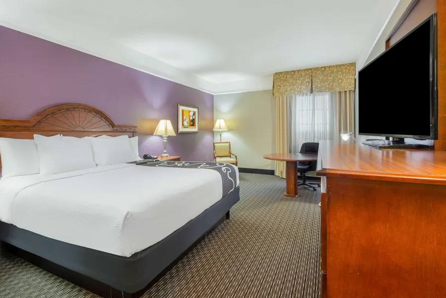 La Quinta Inn & Suites by Wyndham Gainesville hotel detail image 6