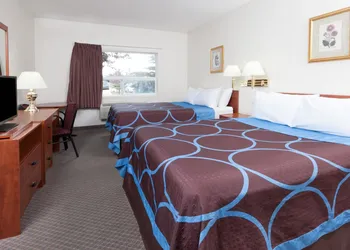 Super 8 by Wyndham Edmonton/West hotel thumbnail 4
