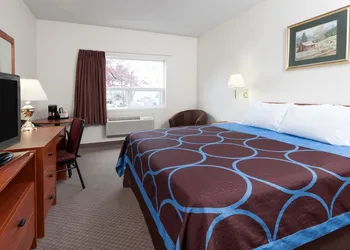 Super 8 by Wyndham Edmonton/West hotel thumbnail 5