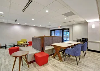 Hampton Inn Cortland hotel thumbnail 3