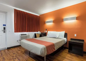 Motel 6 Riverside, CA - UCR East hotel thumbnail 2