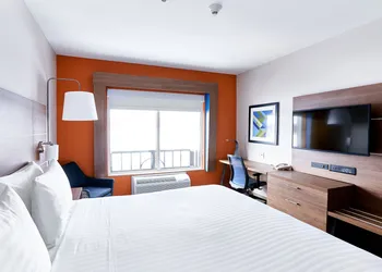Holiday Inn Express Hotel & Suites Airport Dieppe by IHG hotel thumbnail 3