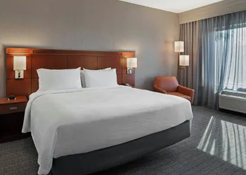 Courtyard by Marriott Long Beach Airport hotel thumbnail 8