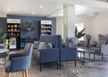 Comfort Suites Oceanside Camp Pendleton Area hotel thumbnail 4