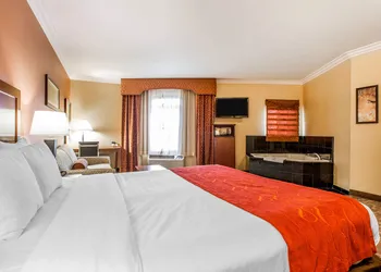 Comfort Suites Oceanside Camp Pendleton Area hotel thumbnail 6