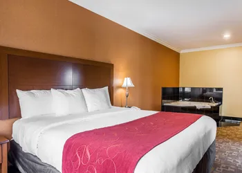 Comfort Suites Oceanside Camp Pendleton Area hotel thumbnail 8