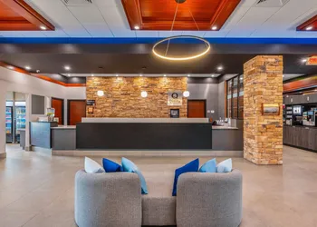 Quality Inn & Suites Levis hotel thumbnail 3