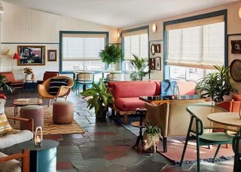 Wayfinder Newport hotel thumbnail 3