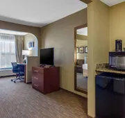 Comfort Inn & Suites LaGrange East hotel detail image 5