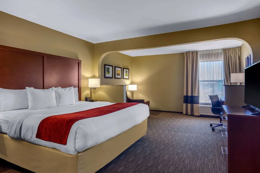 Comfort Inn & Suites LaGrange East hotel detail image 6