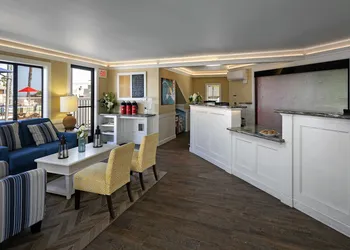 Pismo Lighthouse Suites hotel thumbnail 2