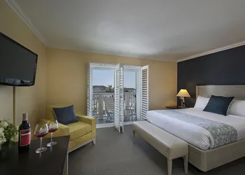 Pismo Lighthouse Suites hotel thumbnail 5