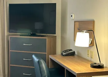 Candlewood Suites Fayetteville – University of Arkansas by IHG hotel thumbnail 5