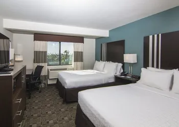 Holiday Inn Express & Suites Carlsbad Beach by IHG hotel thumbnail 3