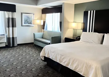Holiday Inn Express & Suites Carlsbad Beach by IHG hotel thumbnail 6