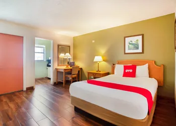 OYO Waterfront Hotel - Cape Coral/Fort Myers, FL hotel thumbnail 6