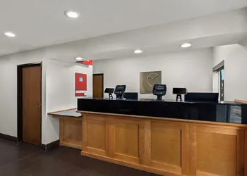Comfort Inn & Suites hotel thumbnail 2