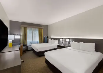 Comfort Inn & Suites hotel thumbnail 5