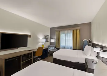 Comfort Inn & Suites hotel thumbnail 6