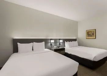 Comfort Inn & Suites hotel thumbnail 7