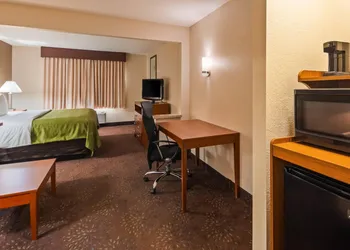 Quality Inn Tomah hotel thumbnail 8