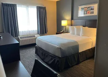 Wingate by Wyndham Great Falls hotel thumbnail 2