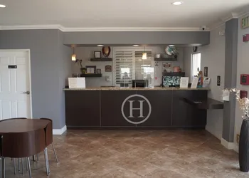 Harbor Inn & Suites hotel thumbnail 3