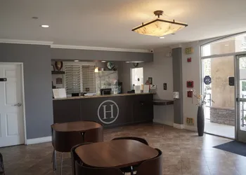 Harbor Inn & Suites hotel thumbnail 4