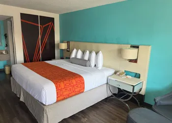 Howard Johnson by Wyndham Ft. Myers FL hotel thumbnail 7